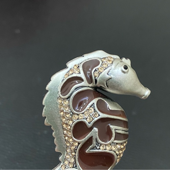 Unsigned Silver-tone Enameled Rhinestones Seahorse Figural Pendant Brooch 11.3g - Picture 11 of 12
